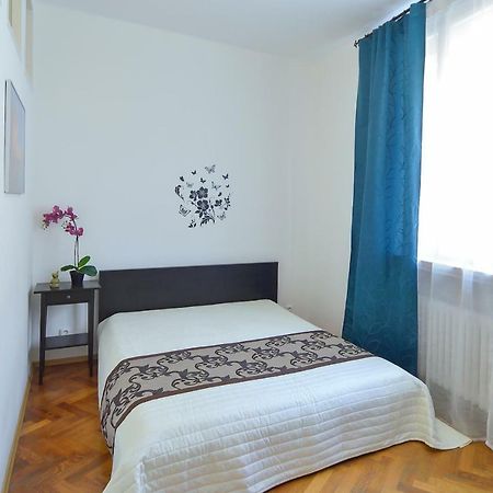 Modern Apartment Navrátilova II Praga Exterior foto