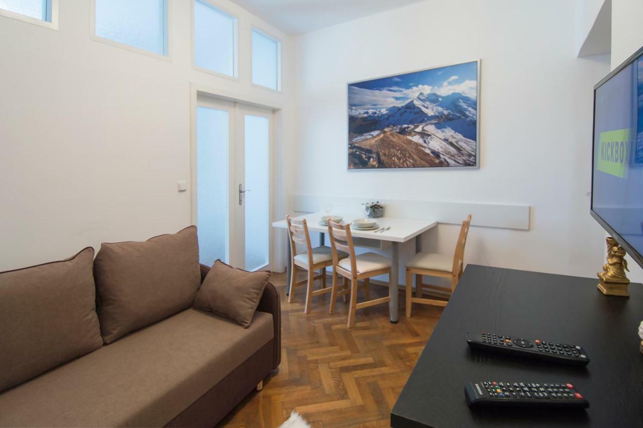Modern Apartment Navrátilova II Praga Exterior foto