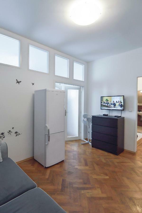 Modern Apartment Navrátilova II Praga Exterior foto